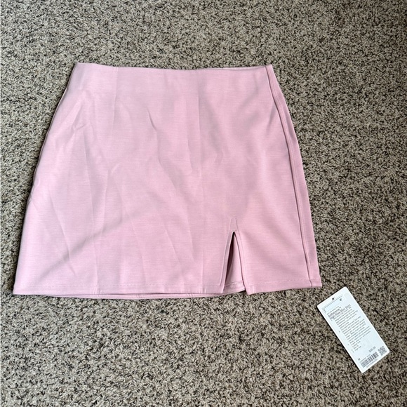 Lululemon Softstreme High-Rise Mini Skirt - Picture 2 of 3